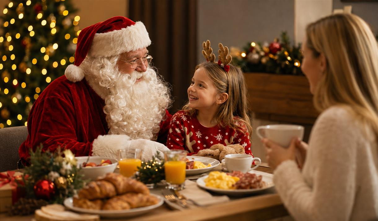 Breakfast with Santa at Holiday Inn Nottingham
