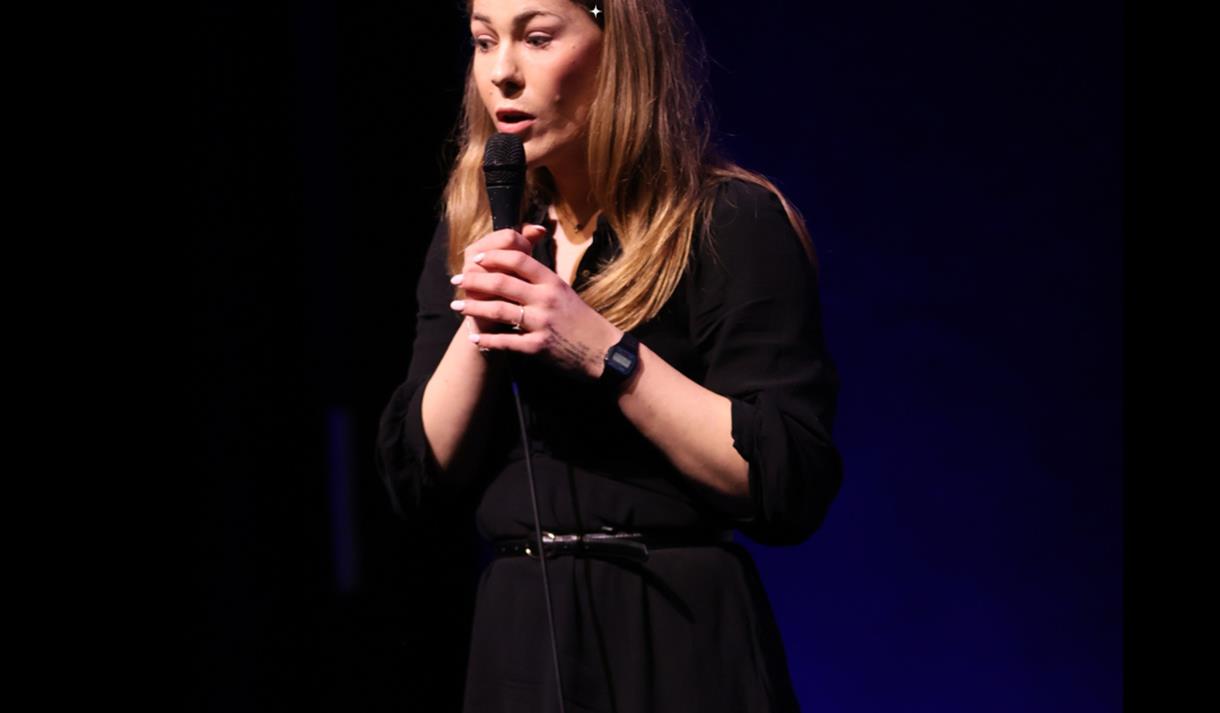 Chloe Reynolds: Dissonance

