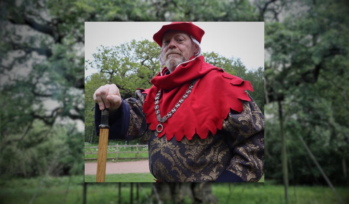 Sheriff of Nottingham at the Major Oak in Sherwood Forest