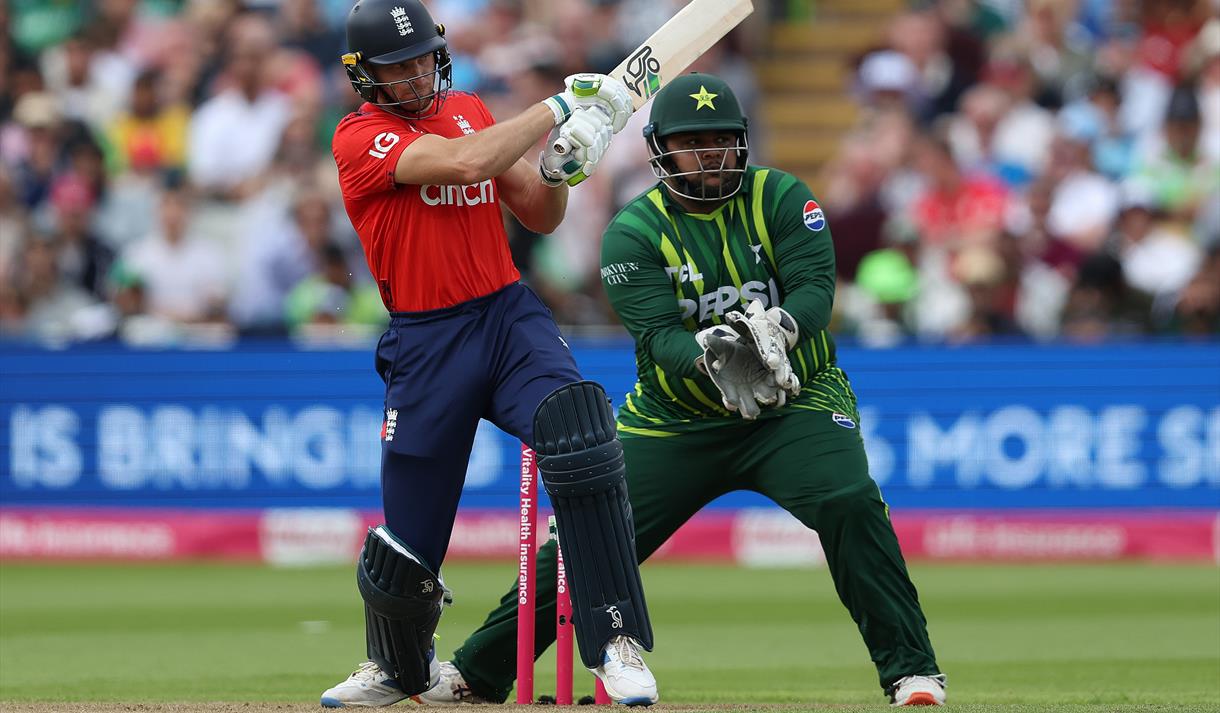 Photo of cricket players on the pitch