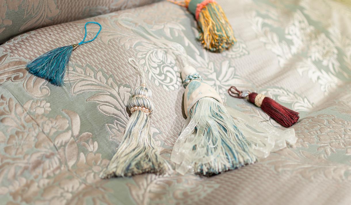 Make your own sumptuous tassel with textile artist Ruth Waller.