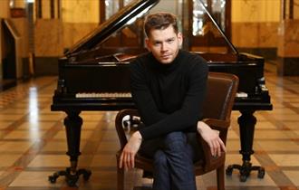 Andrey Gugnin, Piano