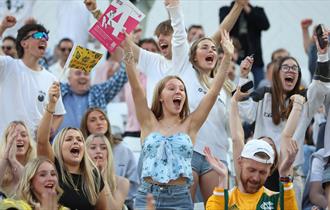 crowd cheering