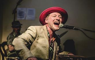 Dom Pipkin – Piano from London, Soul from New Orleans