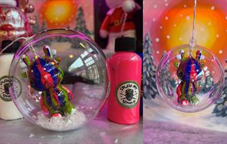 Splash Art Republic Christmas Pour Art Session: Reindeer Baubles
