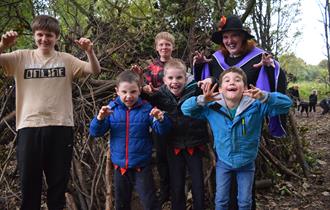 Halloween Den Building