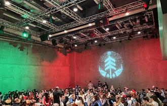 Robin Hood Youth Orchestra Flashmob Performance
