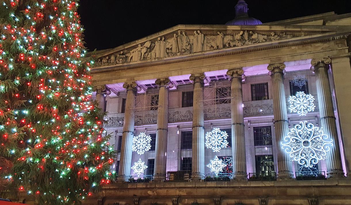 Council House and Christmas Tree 2020