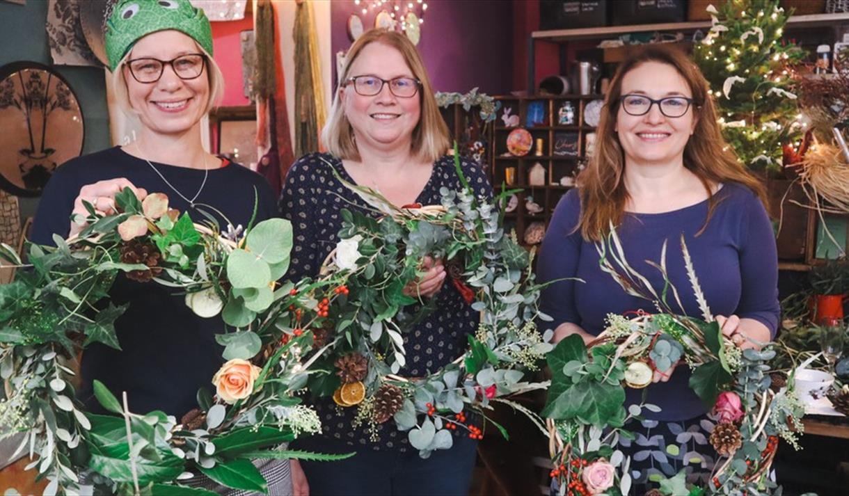Christmas Wreath Making: Fresh & Foraged Flowers | Ruddington Village
