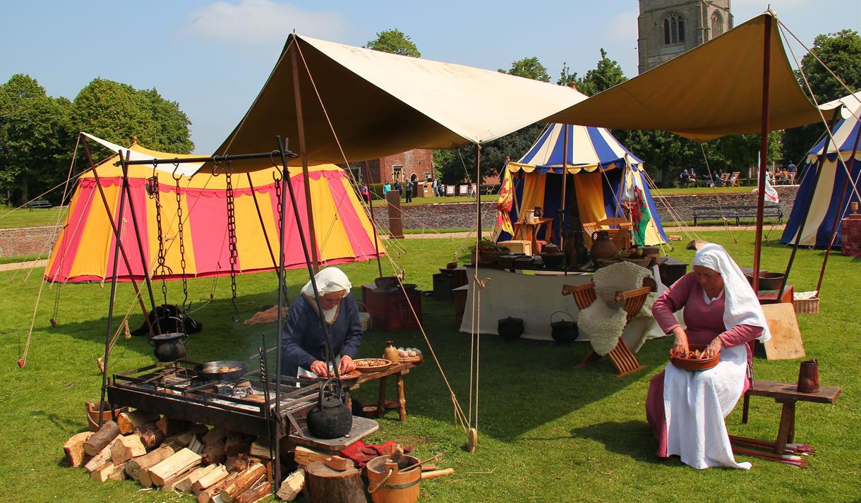Medieval Weekend at Nottingham Castle with Wolfshead Bowmen