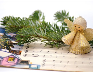 Diggle Christmas Lights and Christingle