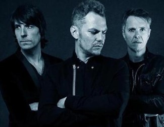 Toploader at Uppermill Civic Hall