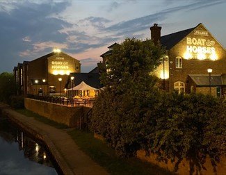 Boat and Horses pub with rooms