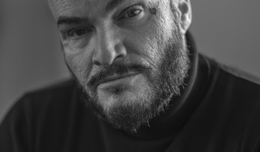 Christian Renè Wold forfatter og sosionom kommer til Rendalen