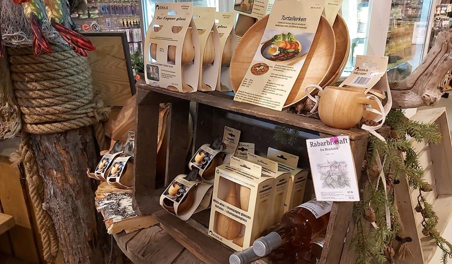 May og Freds fiske og fritid, turutstyr