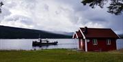 M/S Storsjø kjører forbi Rorbua