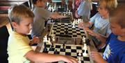 Utfordringer ved sjakkbrettet under sommerens sjakkurs
