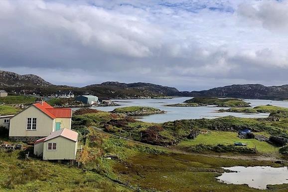 Kallin Schoolhouse house & loch