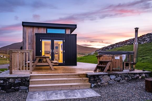 Dun Borve Bothy bothy outside