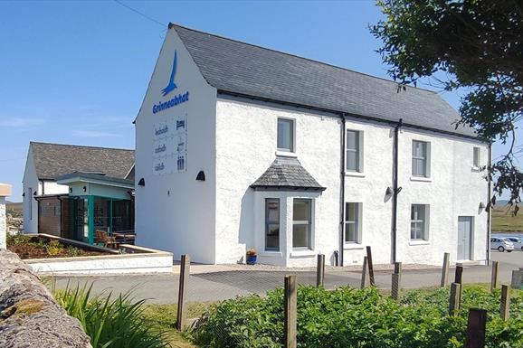 Grinneabhat Hostel, Bragar