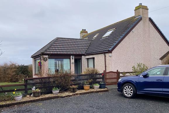 Lochside Cottage external
