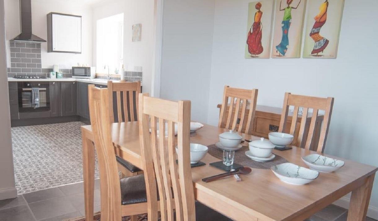 Am Blar Beag kitchen and dining table
