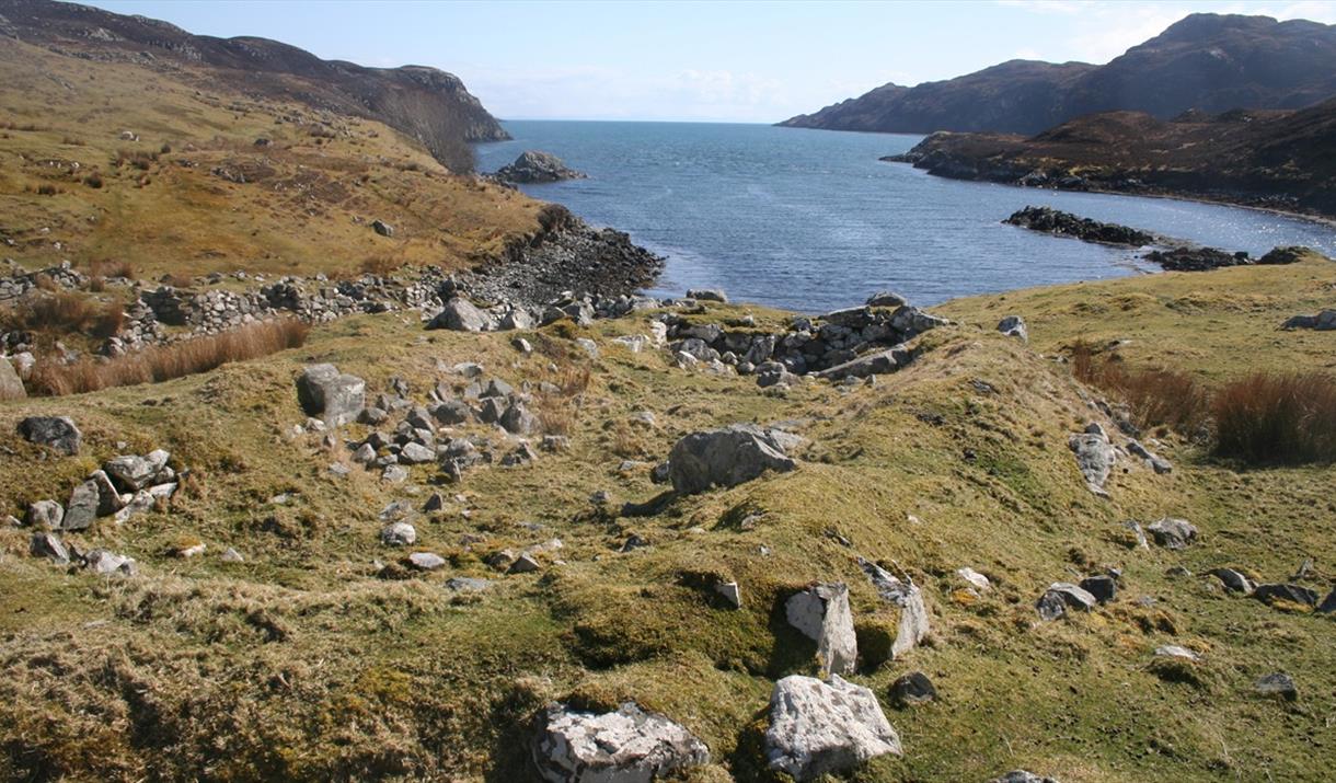 Looking down Tob Stiomrabhaigh to Mullcah nan ron_