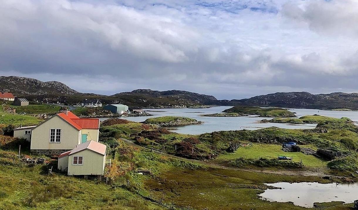 Kallin Schoolhouse house & loch