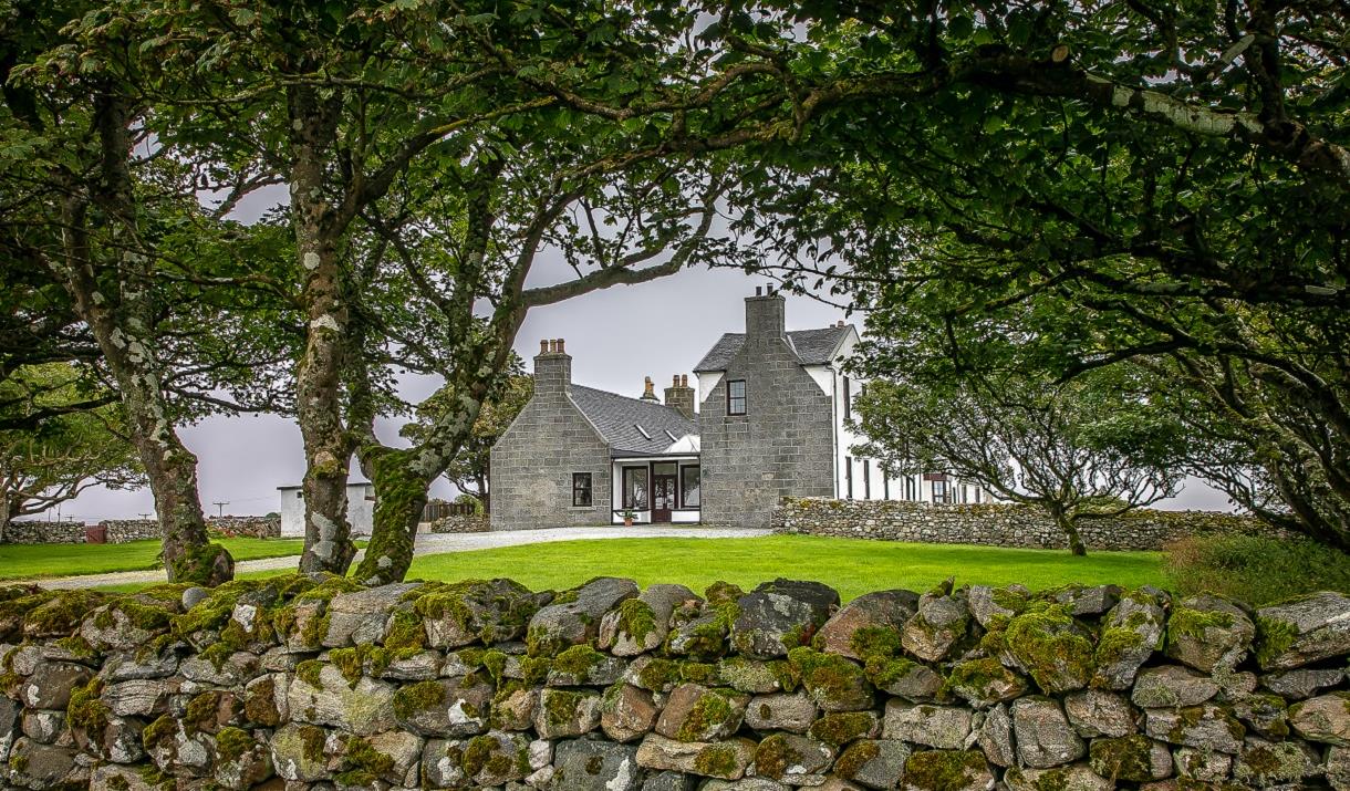 Grogarry Lodge & trees