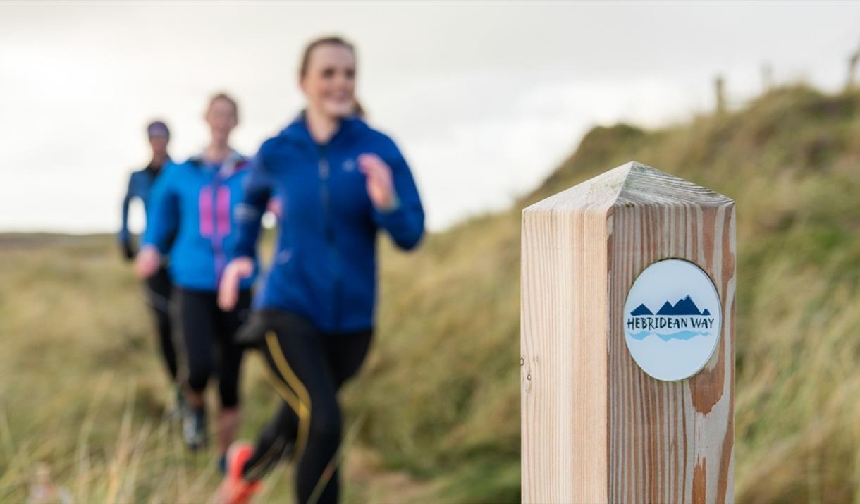 Benbecula: running along Liniclate machair on Hebridean Way