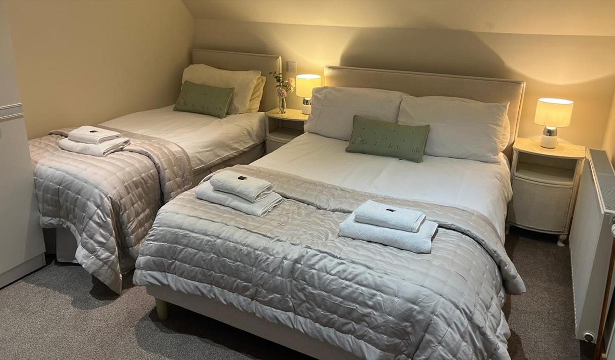 Bedroom number 3 with double and single beds