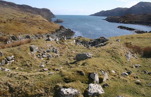 Looking down Tob Stiomrabhaigh to Mullcah nan ron_