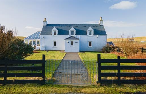 Cnoc Nan Uan Self Catering outside of house