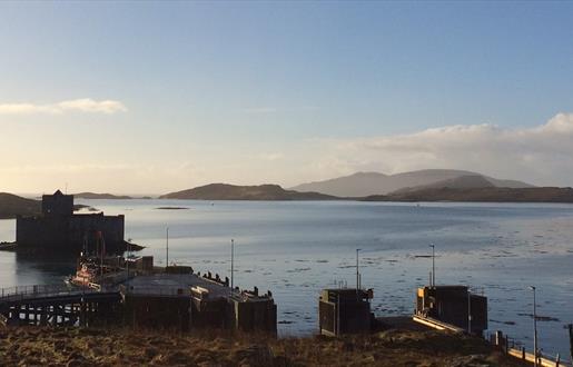 Welcome Point - Bùth Bharraigh Castlebay Harbour & Kisimul Castle