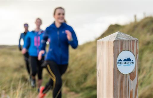 Benbecula: running along Liniclate machair on Hebridean Way