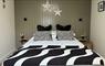 No. 21 black & white bed