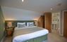 port king en-suite bedroom at Galson farm guest house isle of Lewis