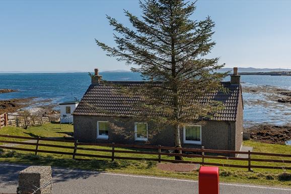 Otter Cottage by the sea