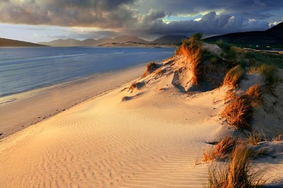 Traigh Seilebost with dark clouds