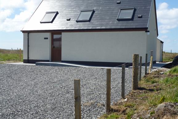 The Old Byre parking and house