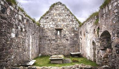 Inside the ruins of Eaglais na h-Aoidhe