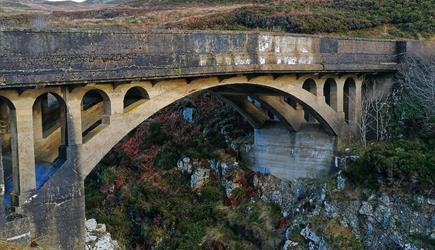 Bridge to Nowhere, Tolsta