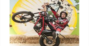 Dougie Lampkin & Son - LIVE at Thornton Hall Country Park