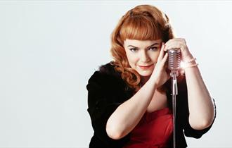 From Judy to Bette – The Stars of Old Hollywood - Rebecca Perry