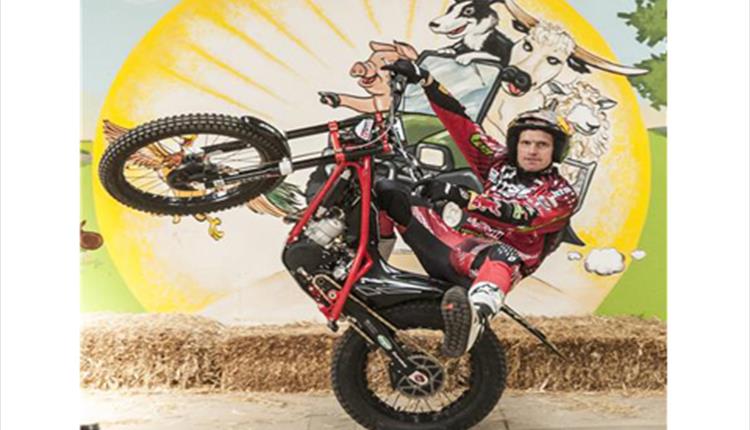 Dougie Lampkin & Son - LIVE at Thornton Hall Country Park