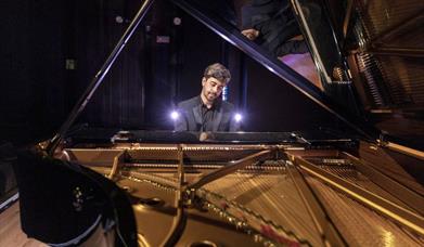 Antonio Oyarzabal
