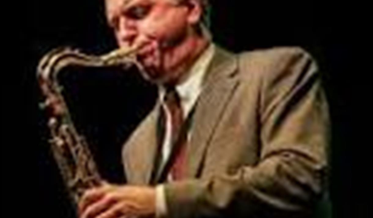 Simon Spillett playing the saxophone