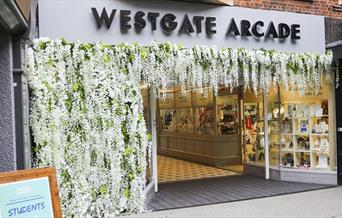 Westgate Arcade - Queensgate Entrance