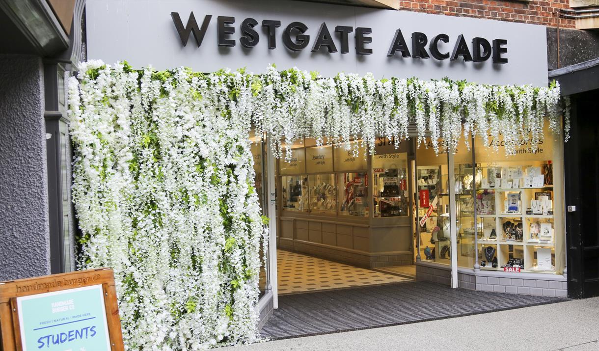 Westgate Arcade - Queensgate Entrance