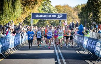 Runners on the start line begin the 2022 Great Eastern Run